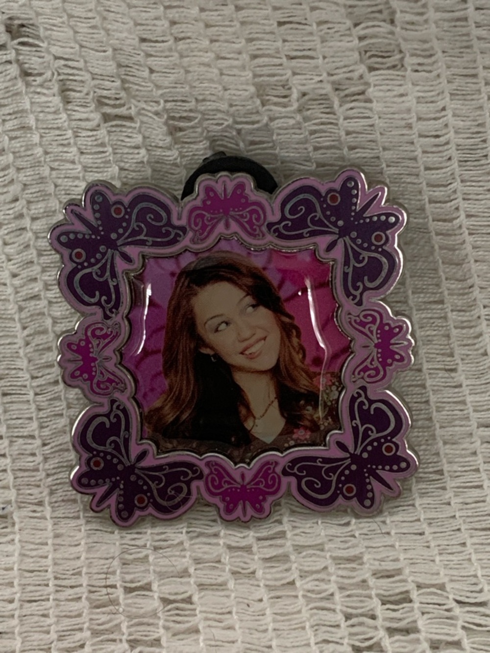 Disney Parks Pin - Hannah Montana Butterfly Frame Purple Pink Miley Cyrus - Picture 5 of 6